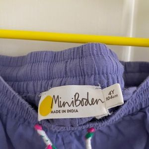 Mini boden shorts with cute details